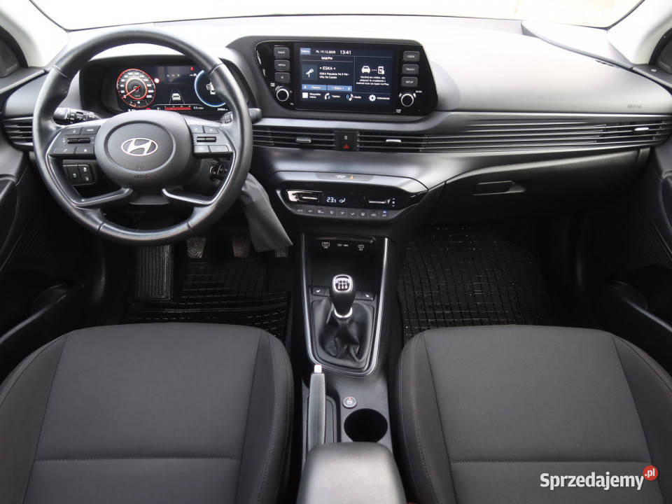 Hyundai i20 12 MPI czujnik parkowania