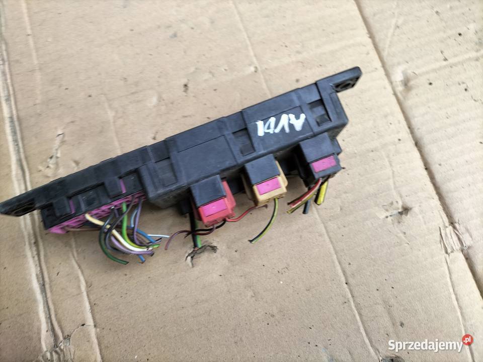 AUDI VW LISTWA RAMKA OBUDOWA UCHWYT PRZEKAŹNIKÓW lubelskie sprzedam