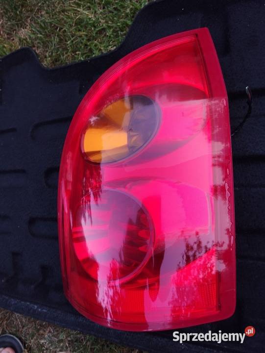 Lampa tylna prawa Nissan Primera P12 kombi osobowe Łódź