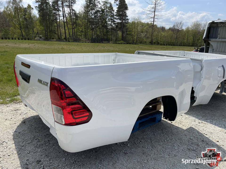 FABRYCZNA PAKA TOYOTA HILUX 15 kabiny Skrzynia osobowe Pasłęk