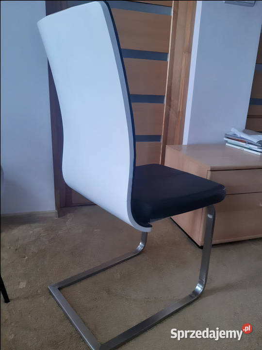 krzesło, krzesła czarno-białe biały lakier na płozach chrom