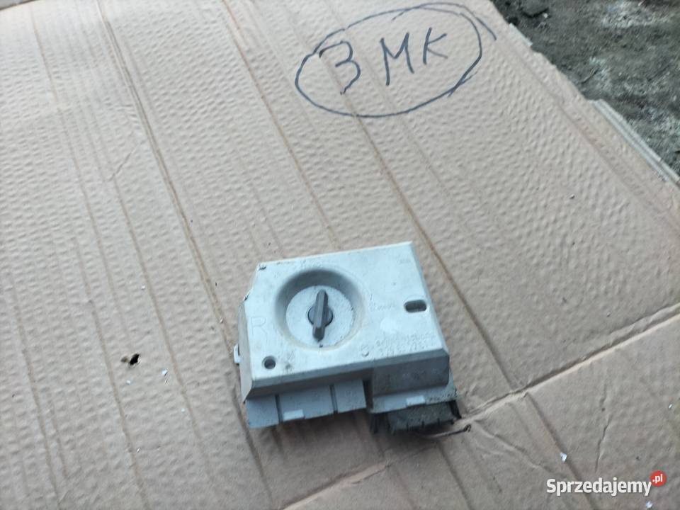 AUDI 80 B3 B4 WKŁAD LAMPY TYŁ PRAWY BIAŁY Pozostałe lubelskie Kamień-Kolonia