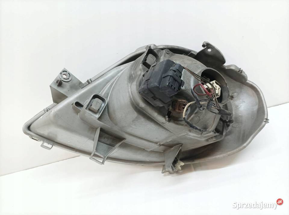 LAMPA PRZÓD PRAWA EUROPA 7700311372 Opel Vivaro świętokrzyskie