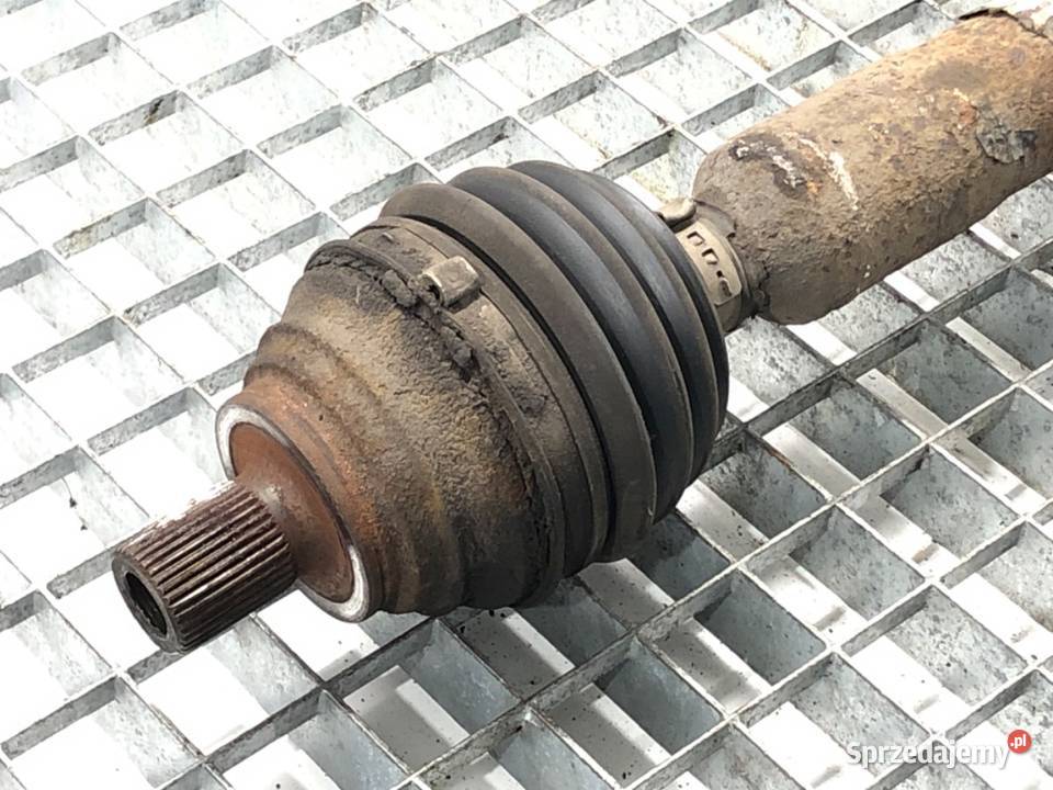 PÓŁOŚ PRAWY PRZÓD VW PASSAT B6 3C0407272AN 14 sprzedam