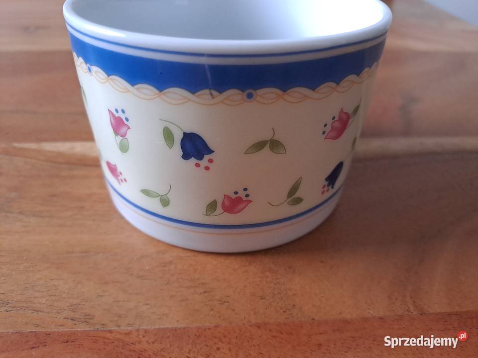 PRL Filiżanka w kwiatki Bentley Kubek Porcelana Warszawa
