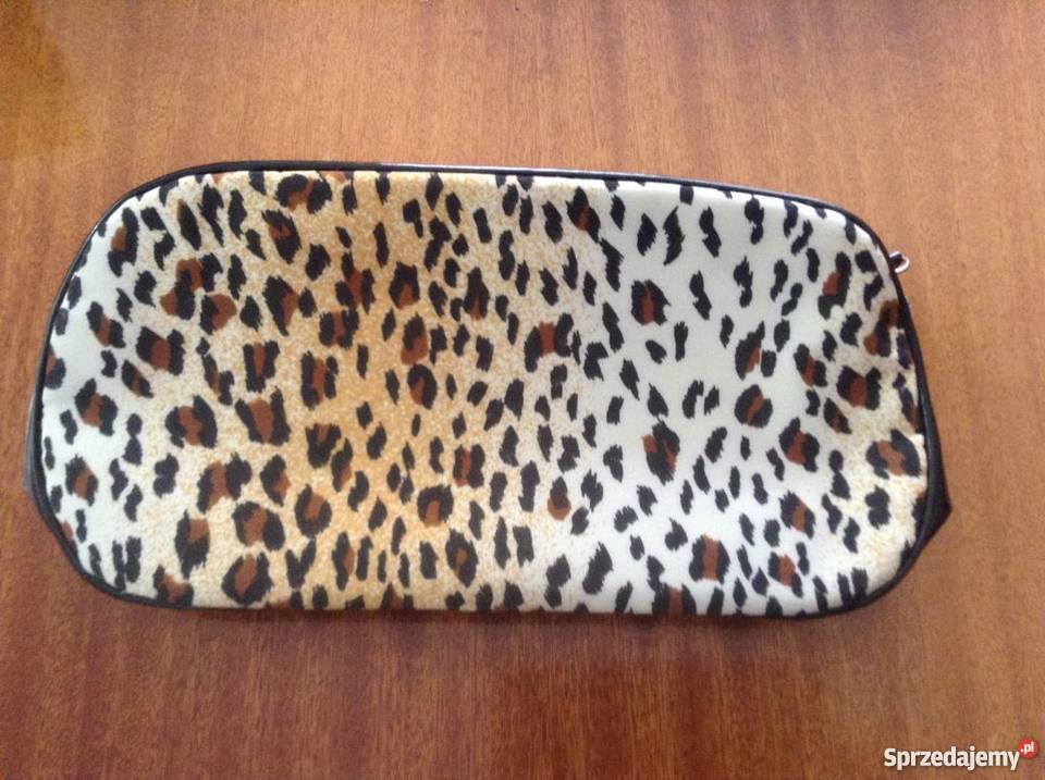 4 Kosmetyczki nowe firmowe