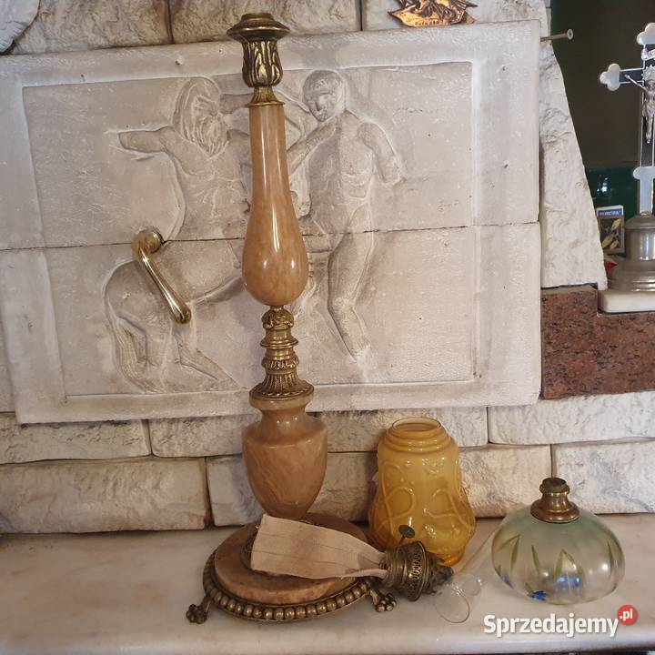 Sprawna masywnakamienna lampa naftowawys 90 Wrocław