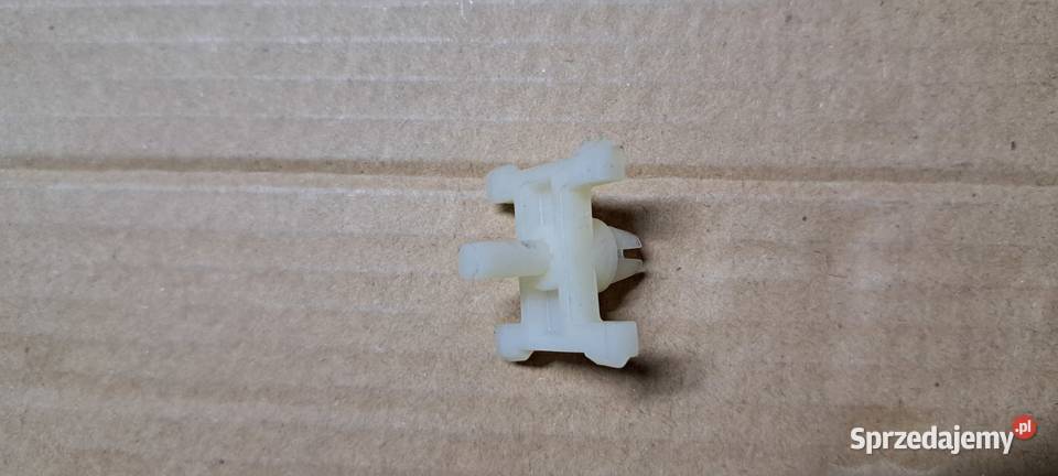 Spinka mocowanie listwy A0069887178 Mercedes Części montażowe pomorskie Luzino