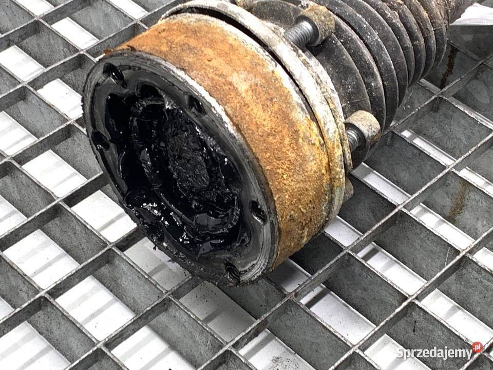 PÓŁOŚ LEWY PRZÓD AUDI A3 8V 16 110 PRZEGUB