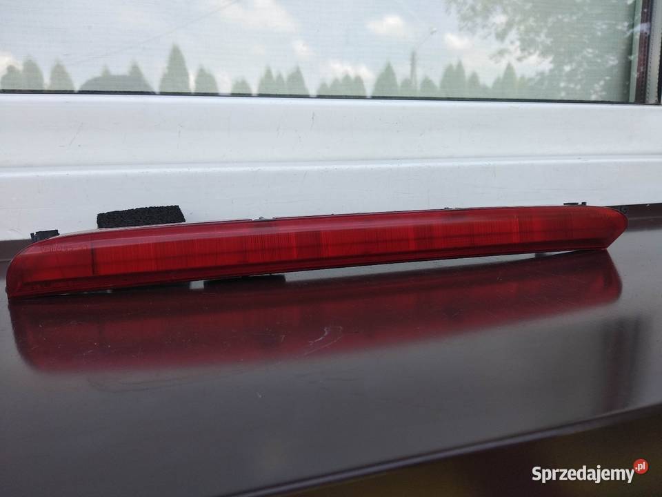 Toyota Avensis T25 kombi lampa trzecie światło Sieradz sprzedam