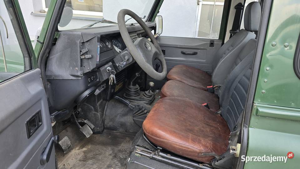 Land Rover Defender 25 120KM