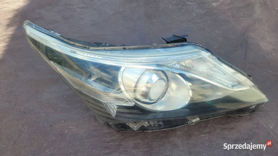 TOYOTA AVENSIS T27 LIFT PRAWA LAMPA PRZÓD śląskie Ruda Śląska