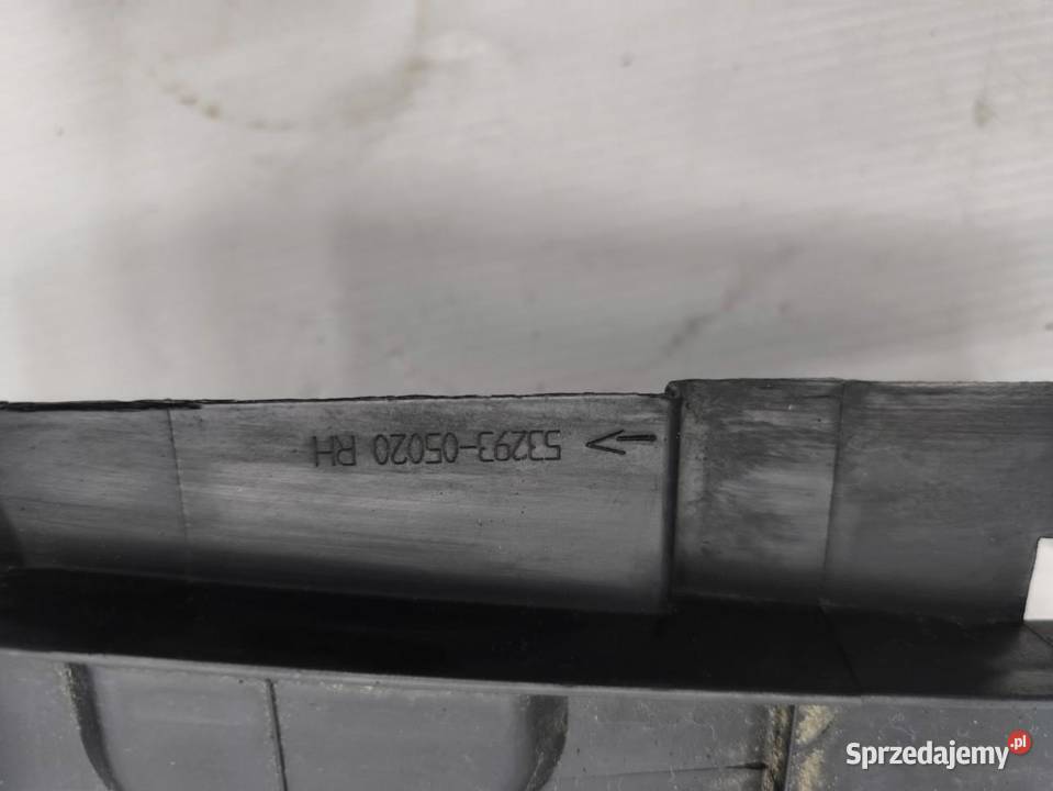 KIEROWNICA POWIETRZA PRAWA TOYOTA AVENSIS II T25