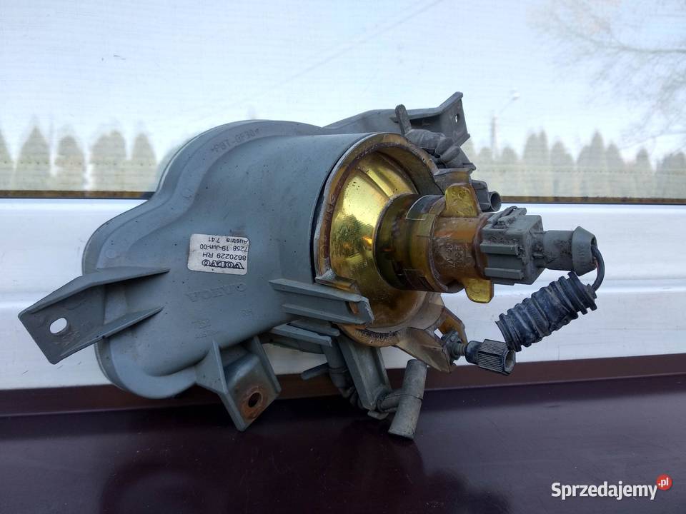 Volvo V70 II halogen prawy lampa przeciwmgielna osobowe
