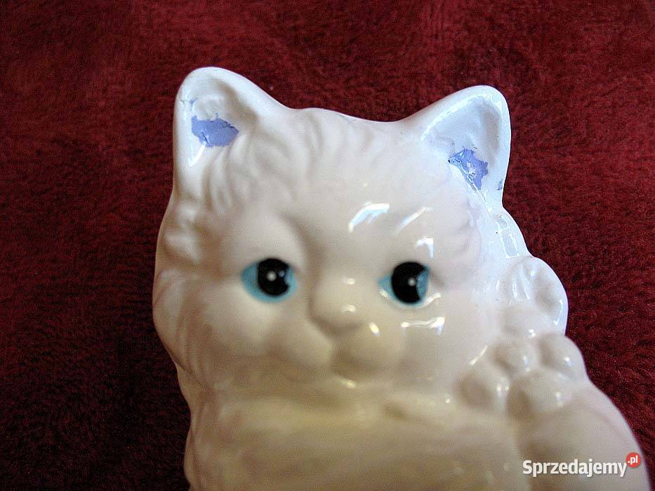 Kot młody kociak leżący porcelana 5 x 10 x 5 Siedlce
