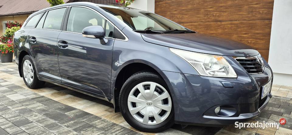 TOYOTA AVENSIS T27 KOMBI 1 WŁ LPG GWARANCJA Tarnów sprzedam