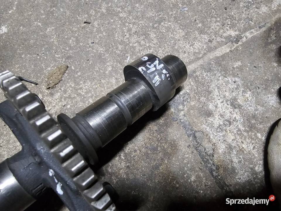 Honda VF 750 f interceptor wałek rozrządu ssący Silniki i osprzęt