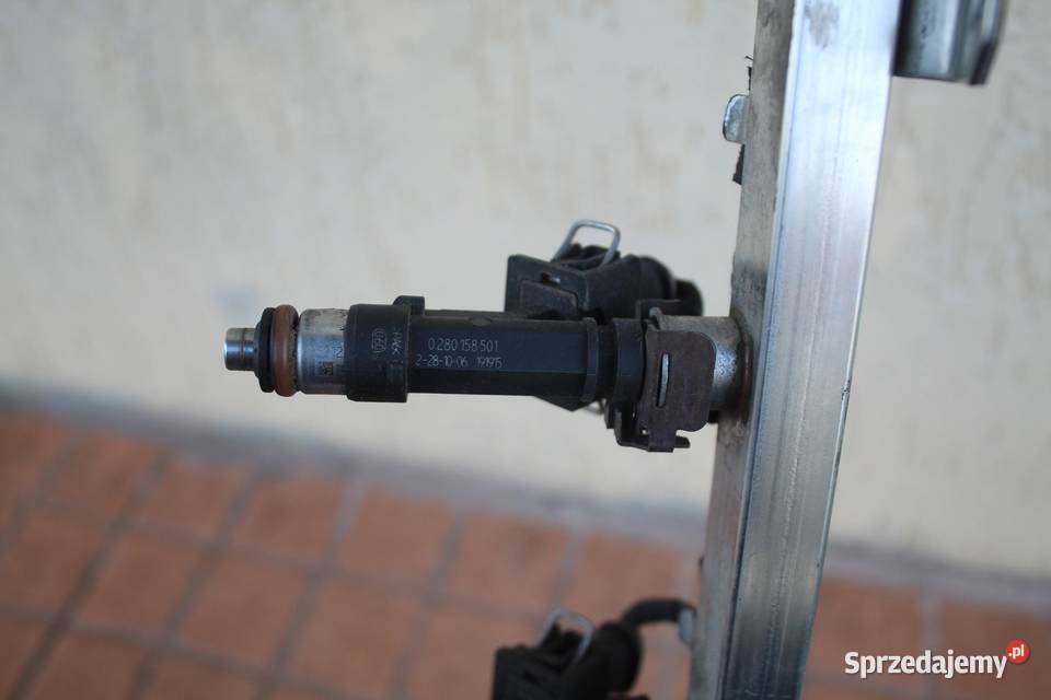 LISTWA WTRYSKOWA WTRYSKI OPEL CORSA D 10