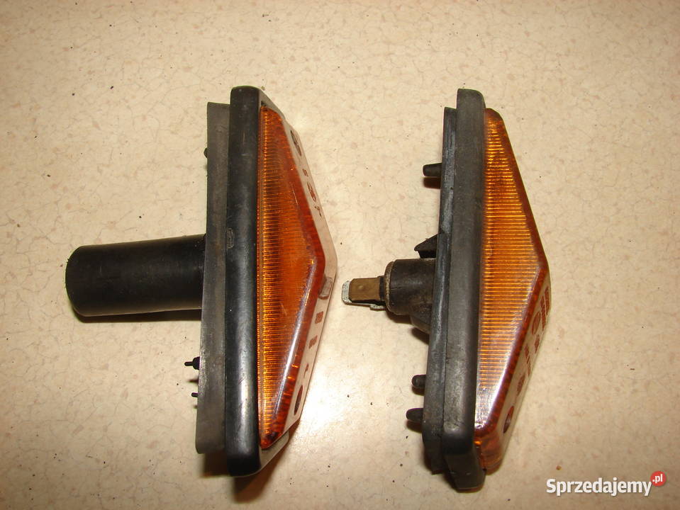 Kierunkowskaz na błotnik FIAT 125p zestaw 2 pomorskie Starogard Gdański