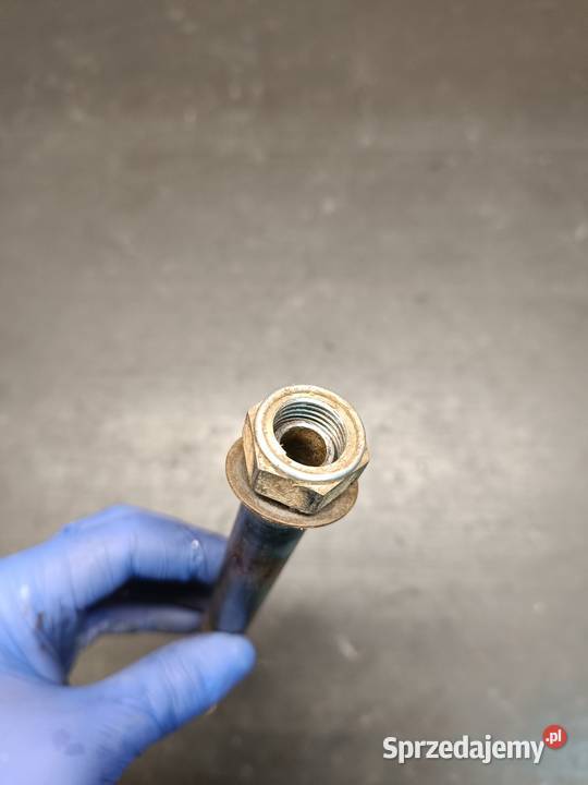 Oś ośka wahacza szpilka śruba mocowanie części