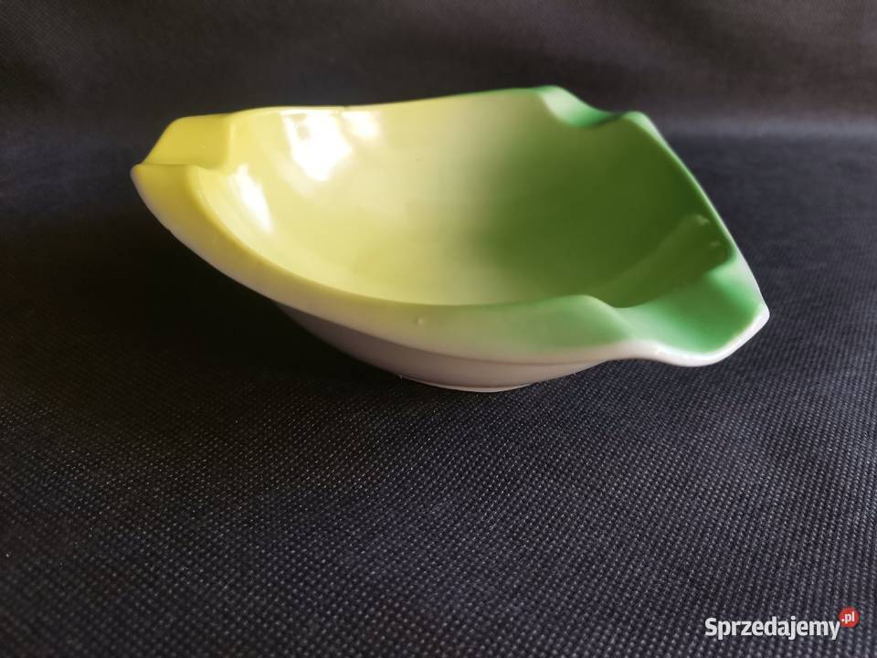 Stara nieużywana popielniczka porcelana Ćmielów