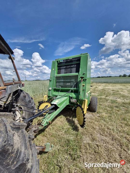 Prasa john deere 550 Rolujące (belujące)