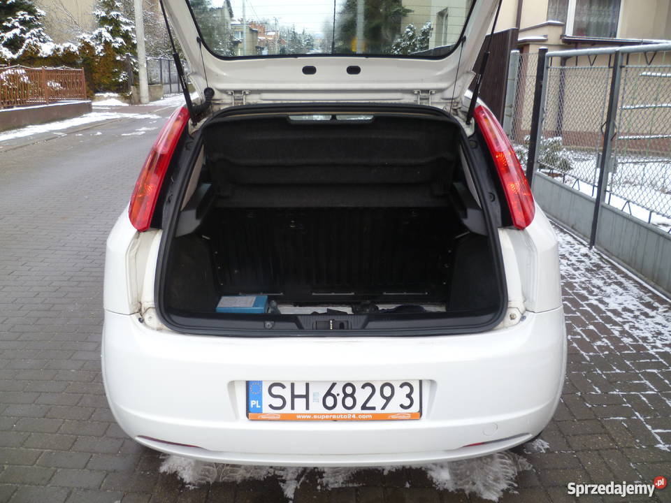 Fiat Grande Punto z 2008 roku 1 wł do centralny zamek Chorzów sprzedam