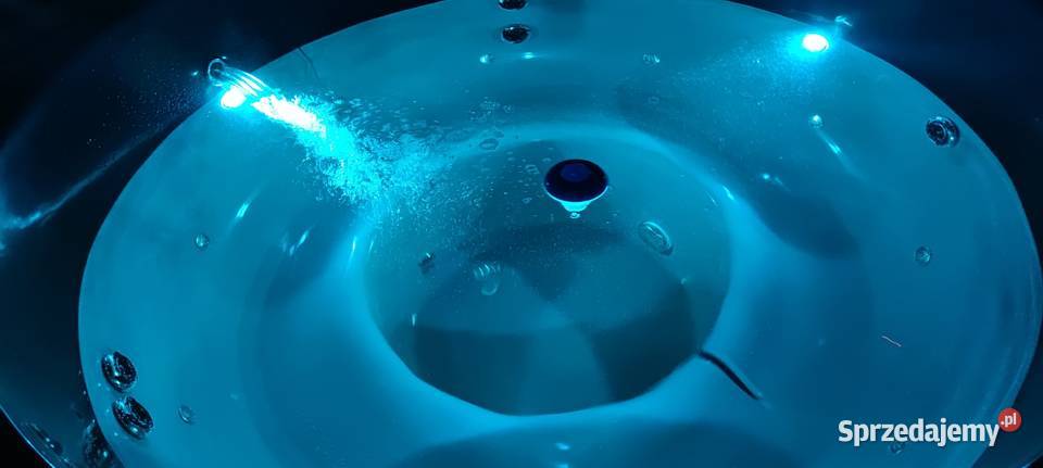 Balia ogrodowa hottube jacuzzi gorąca bania Architektura ogrodowa