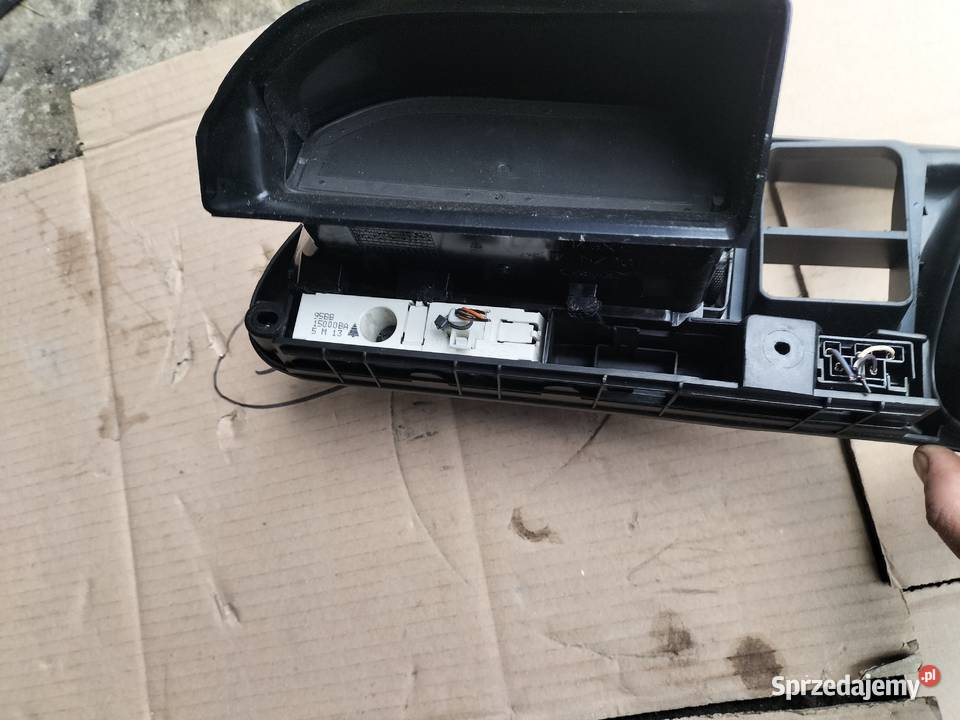 OSŁONA OBUDOWA LICZNIKA ZEGARÓW FORD MONDEO MK 1 Kamień-Kolonia