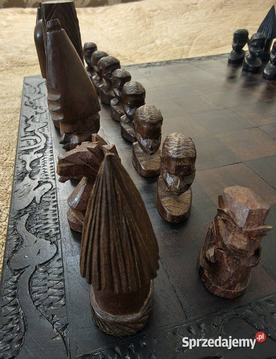 Ręcznie rzeźbiony zestaw szachowy z RPA Zaborów
