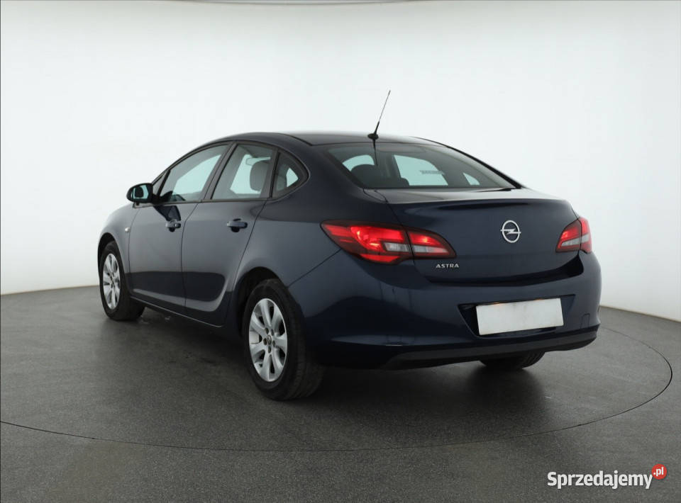 Opel Astra 16 16V Rok produkcji 2014 Piaseczno