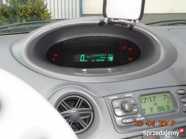 TOYOTA YARIS 10 VVTI 68 BENZYNA IDEAŁ centralny zamek Augustów