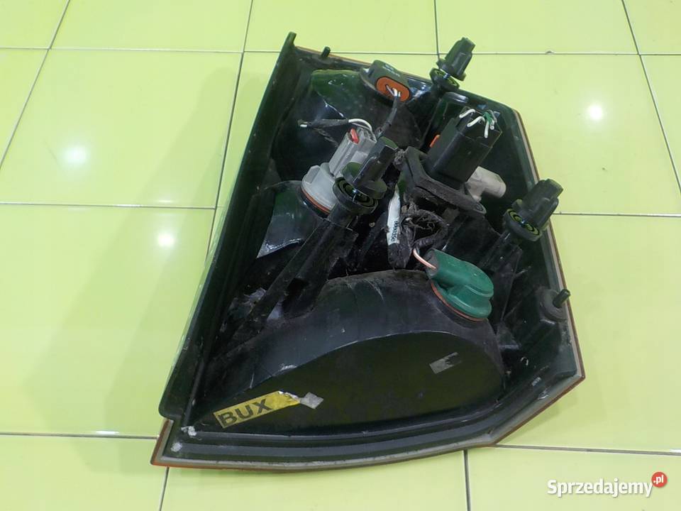 CHRYSLER 300C 30 CRD 06r SEDAN 4D lampa lewa tyl