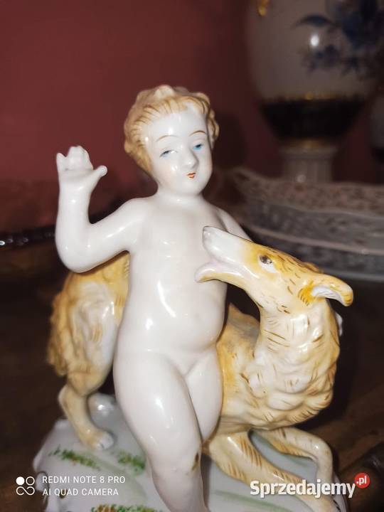 Figurka Putto z chartem Syg Import Gdańsk