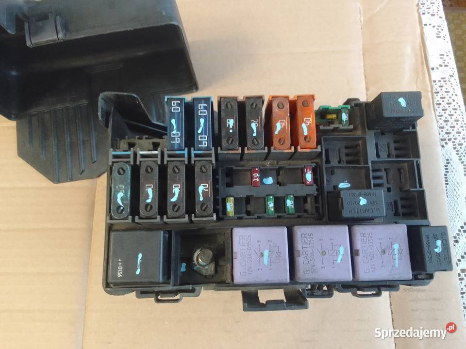 Skrzynka bezpieczników Renault Laguna 2 16 18 osobowe Tarnów