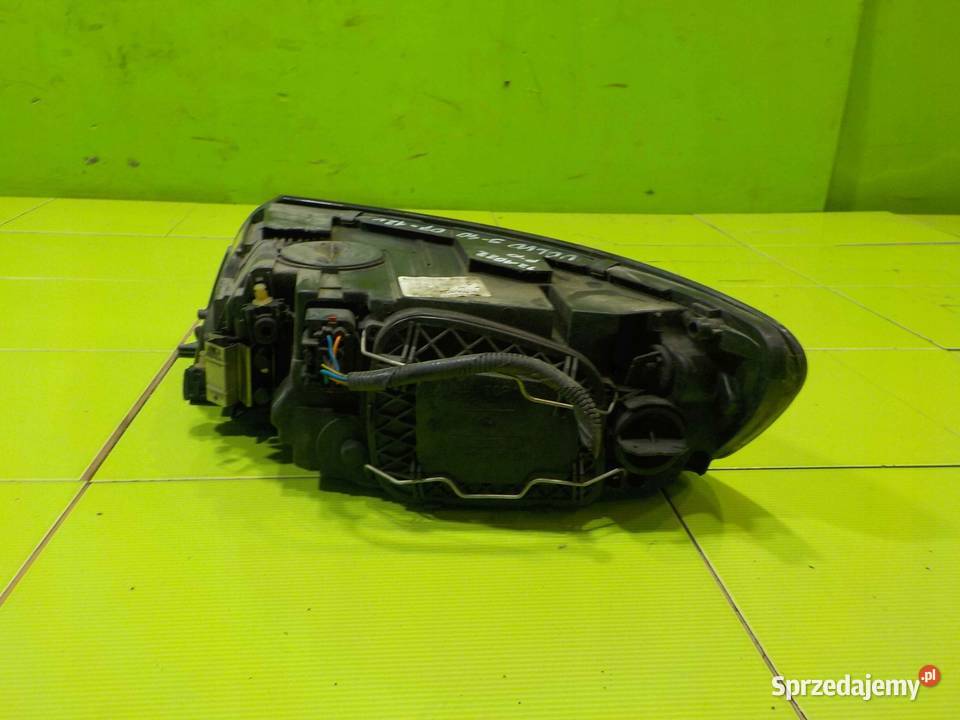 VOLVO S40 II LIFT 10r lampa prawa przod 31265701