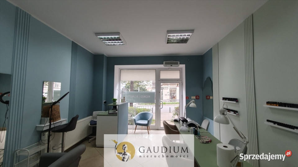 Lokal w centrum Gdyni z witryną Gdynia