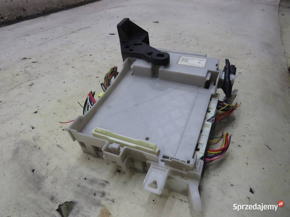 SKRZYNKA BSI PRIUS 3 III 8273047500A osobowe