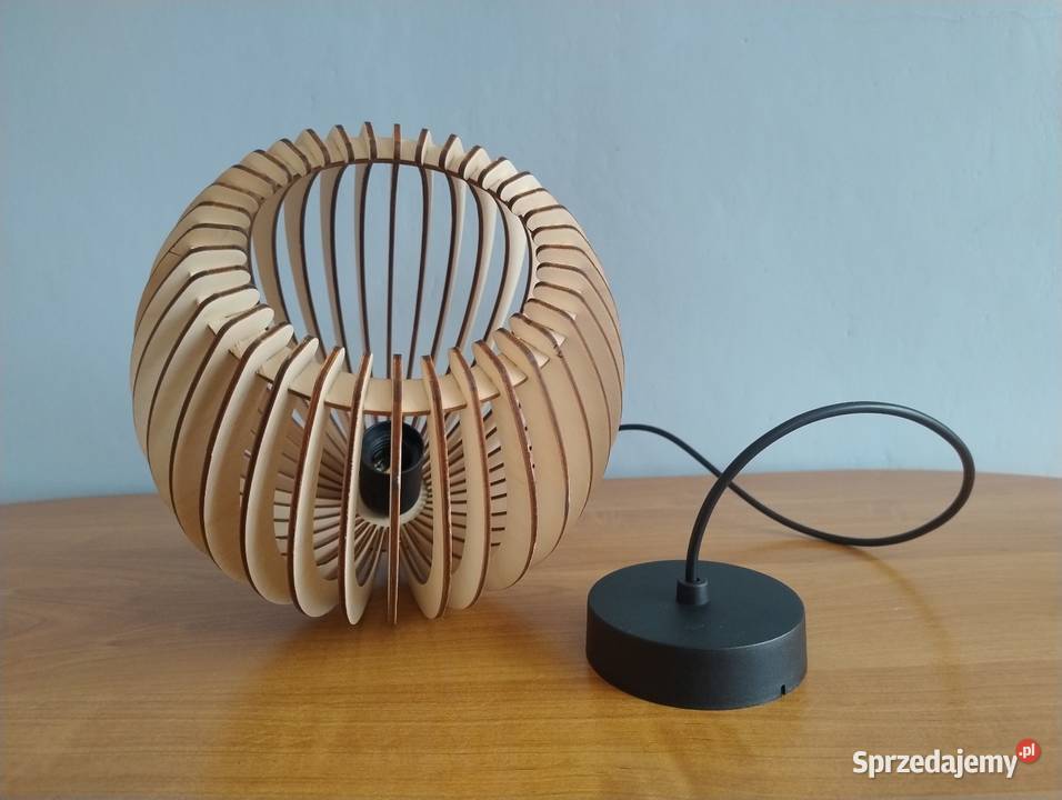 NOWA Lampa sufitowa wisząca kula drewniana wzór Blachownia