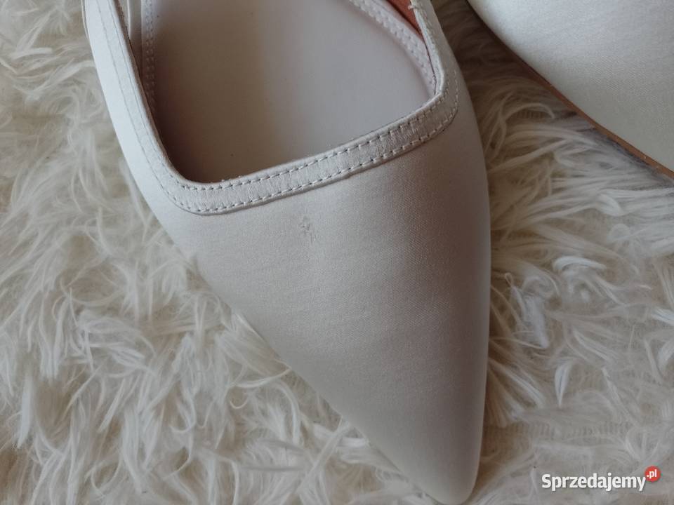 41 ASOS Design Białe Baleriny z odkrytą piętą z