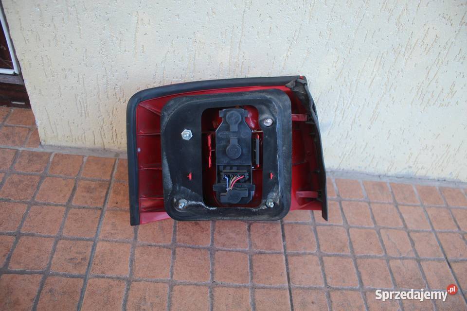 LAMPA PRAWY TYŁ AUDI A6 C5 KOMBI AVANT wielkopolskie
