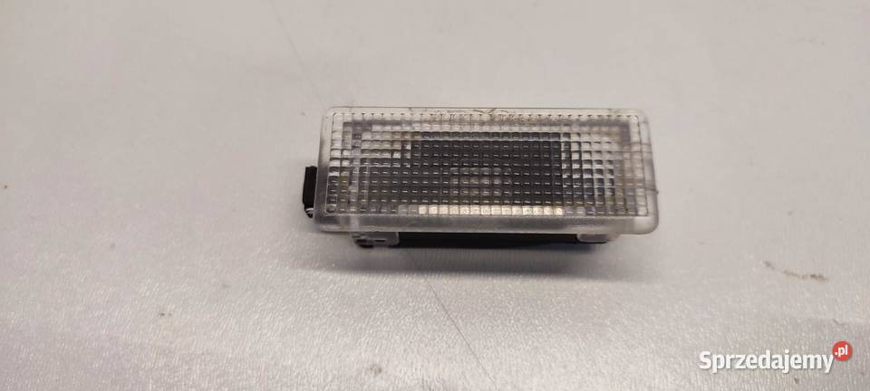 MERCEDES X117 CLA LAMPKA KABINY A0028201401 Motoryzacja