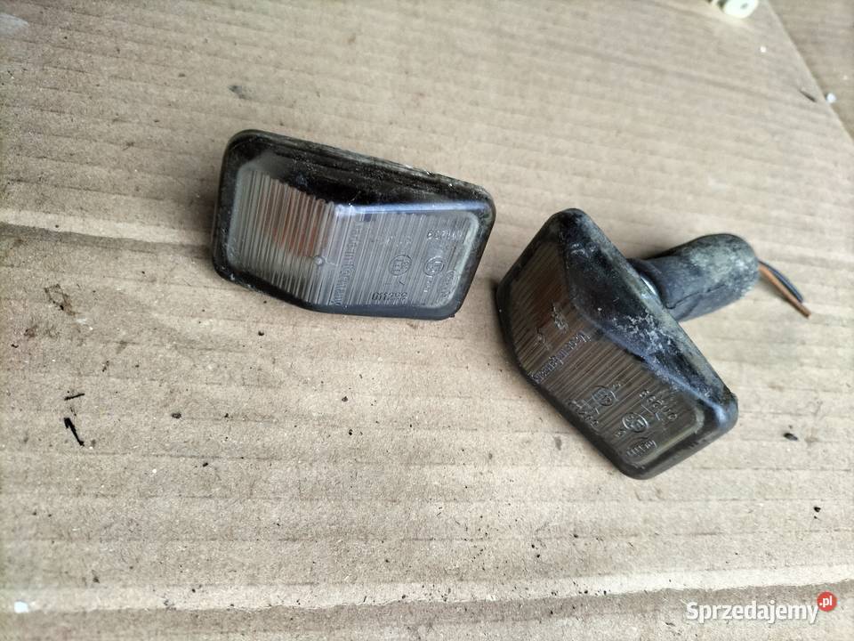 GOLF II 2 JETTA 2 KIERUNKOWSKAZ PRAWY LEWY Kamień-Kolonia