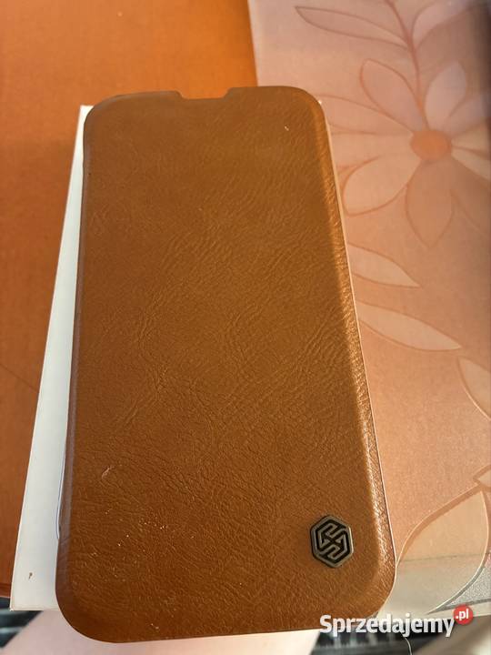 Nowy iPhone 16e Robakowo