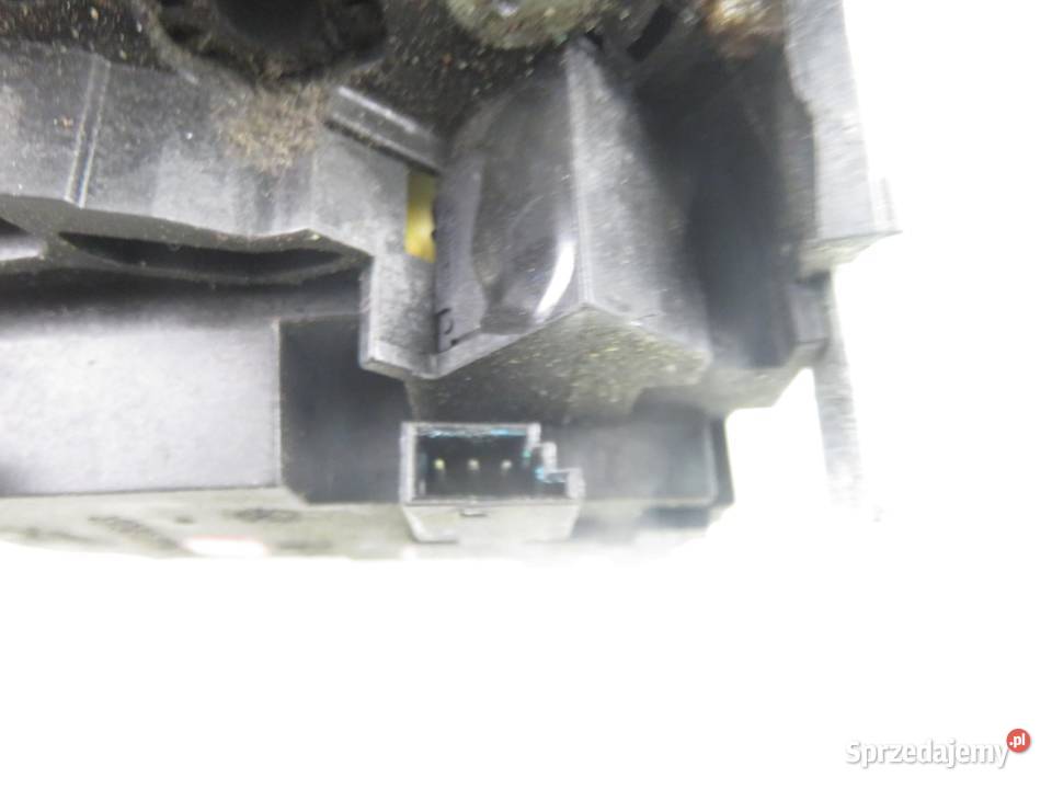 ZAMEK KLAPY MERCEDES W245