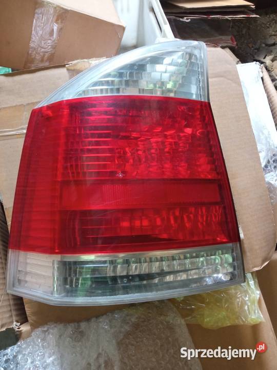 Lampa tylnia lewa opel Vectra C sedan 2004 Lampy tylne