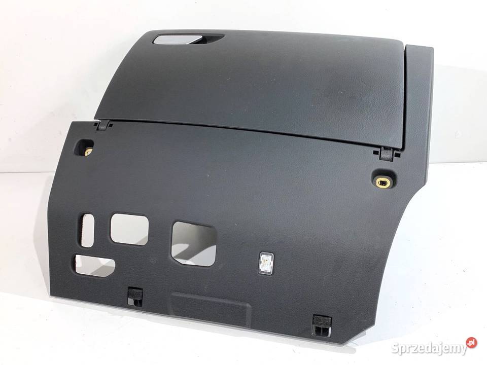 SCHOWEK PASAŻERA AUDI A3 8V SedanLimuzyna Motoryzacja