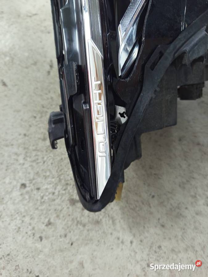 Reflektor prawy golf 8 IQ matrix orginal Rzeszów