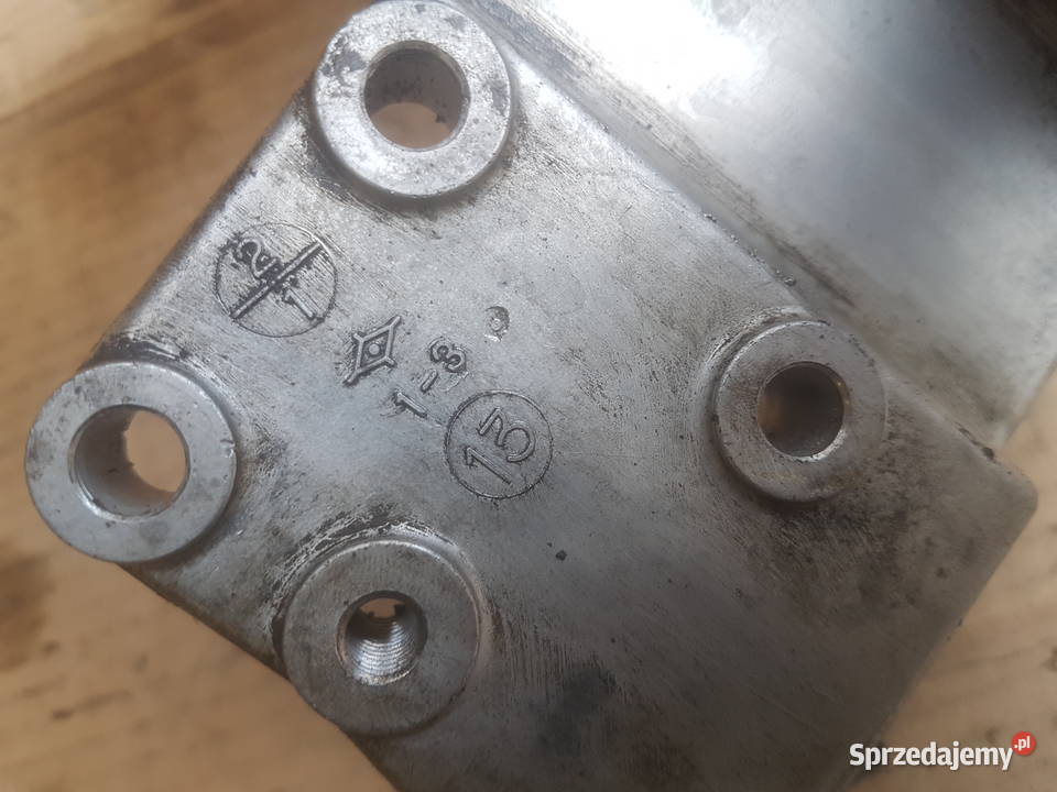 Suzuki Liana podstawa łapa kompresora Legnica