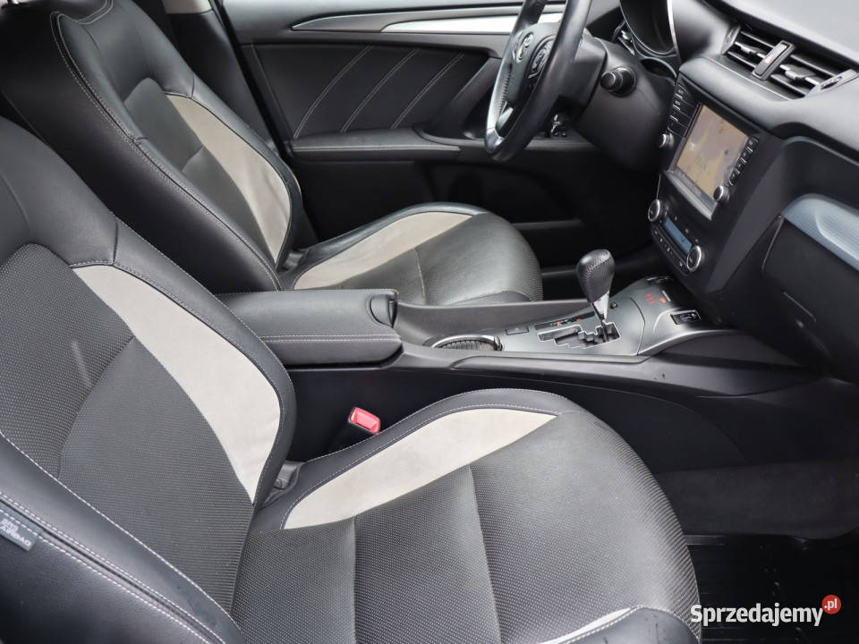 Toyota Avensis 18 Valvematic relingi dachowe